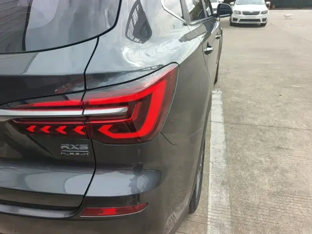 Roewe RX5 — Фото автомобиля 7