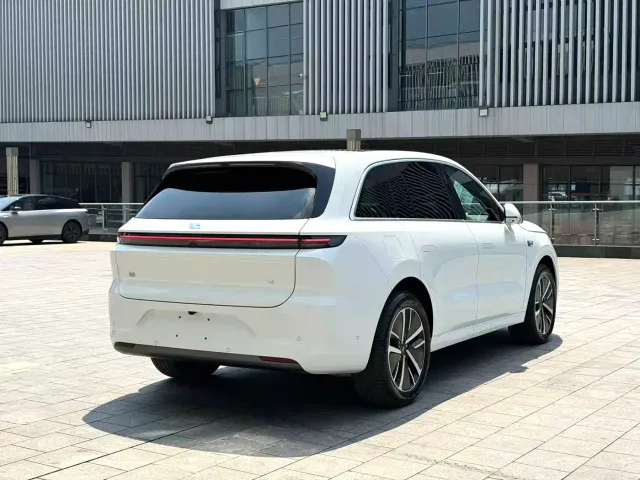 Li Auto L6 — Фото автомобиля 7