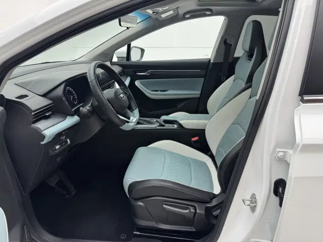 Geely Emgrand S — Фото автомобиля 19
