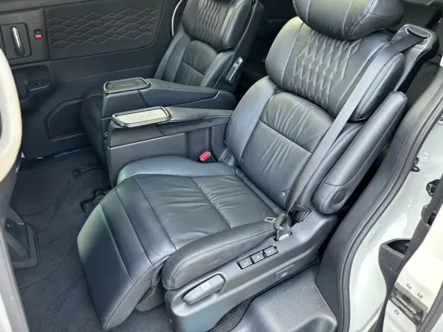 Honda Elysion — Фото автомобиля 7
