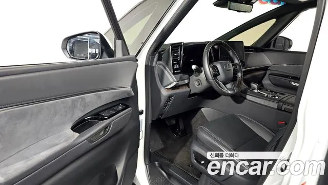 Lexus LM — Фото автомобиля 10