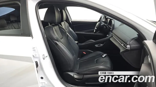 Hyundai Avante CN7 — Фото автомобиля 12