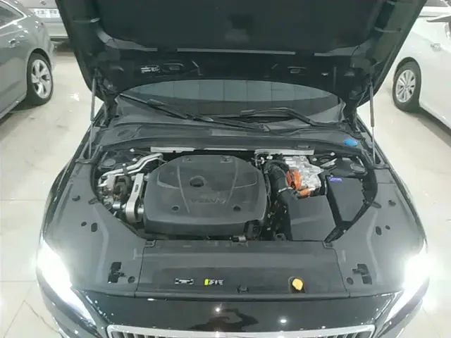 Volvo S90 — Фото автомобиля 19