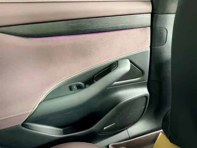 Xiaomi SU7 — Фото автомобиля 12