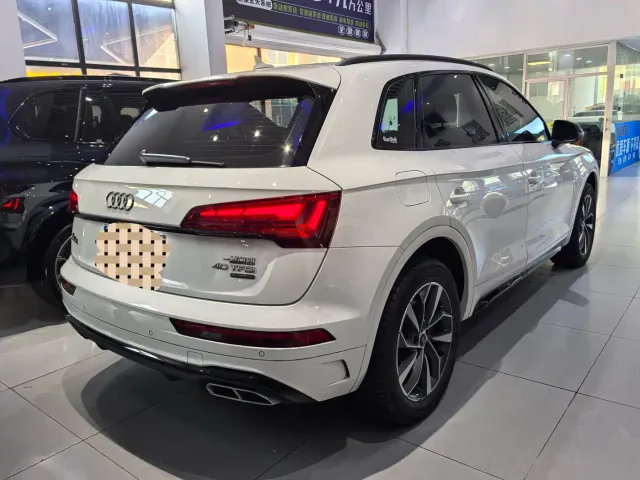 Audi Q5L — Фото автомобиля 12