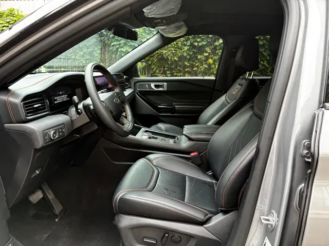 Ford Explorer — Фото автомобиля 13