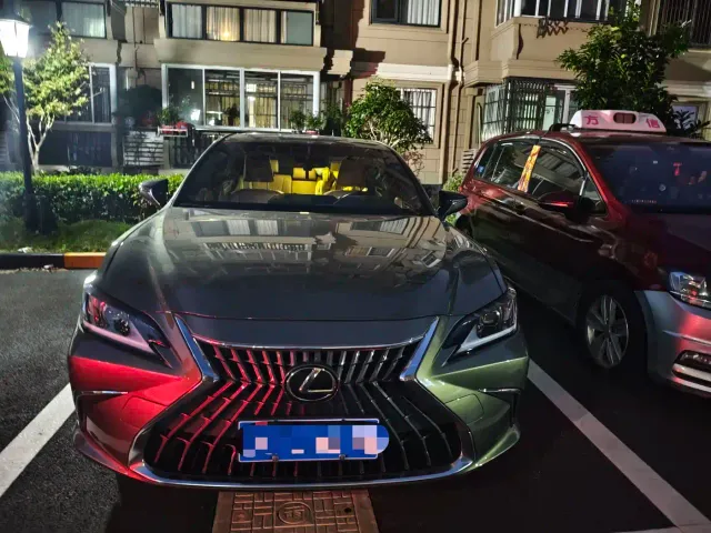 Lexus Lexus ES 2022 200 Luxury Edition — Фото автомобиля 3