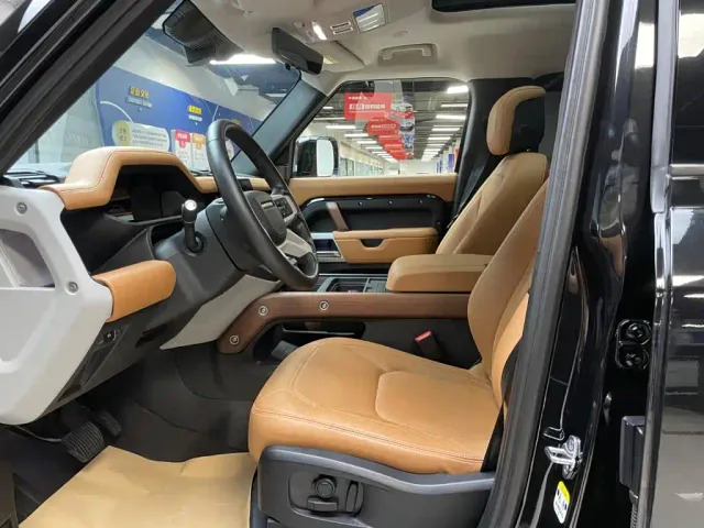Land Rover Defender — Фото автомобиля 9