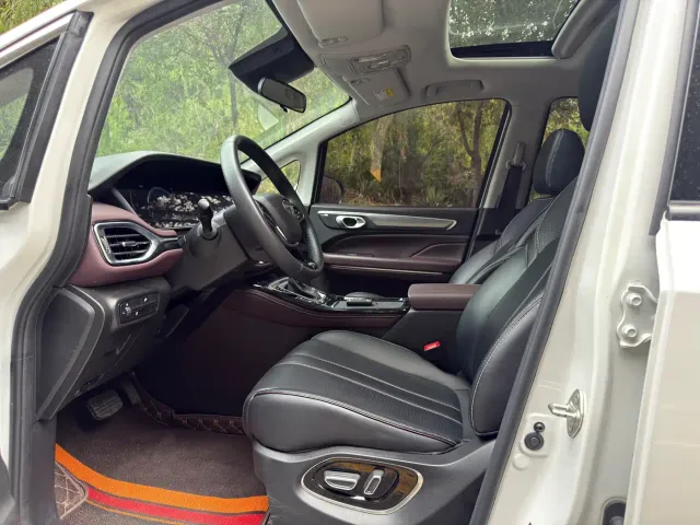 GAC Trumpchi M6 — Фото автомобиля 8