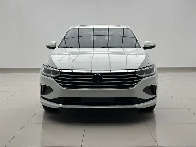 Volkswagen Lavida — Фото автомобиля 3