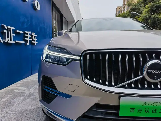 Volvo XC60 — Фото автомобиля 3