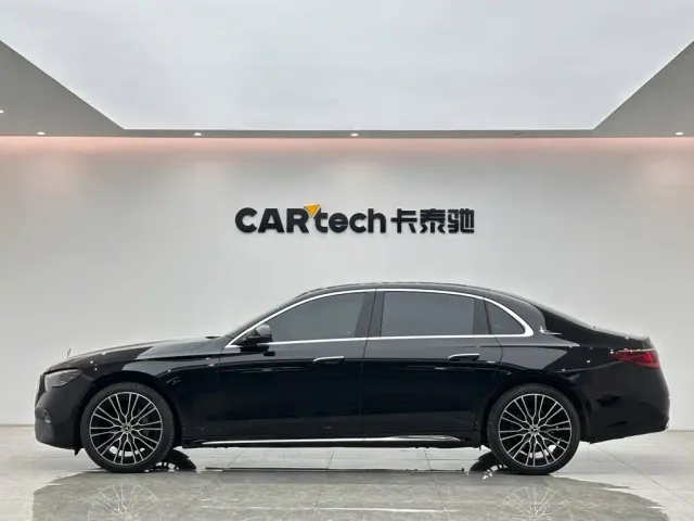 Mercedes-Benz E-Class — Фото автомобиля 2