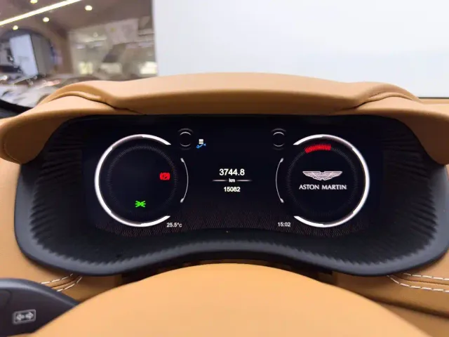 Aston Martin DBX — Фото автомобиля 21