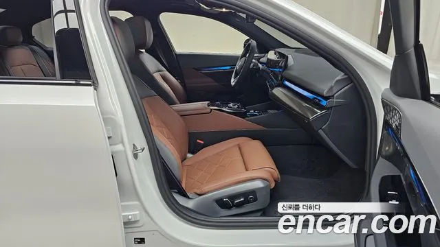 BMW 5-Series 5 серия (G60) 530i xDrive M Sport Pro Special Edition — Фото автомобиля 24
