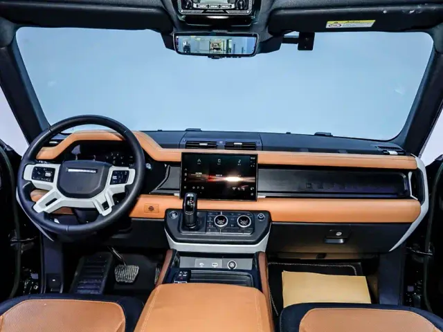Land Rover Defender — Фото автомобиля 30