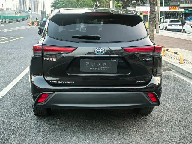 Toyota Highlander — Фото автомобиля 6