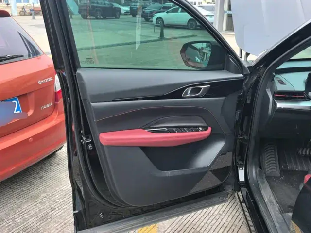 Changan Z6 — Фото автомобиля 7
