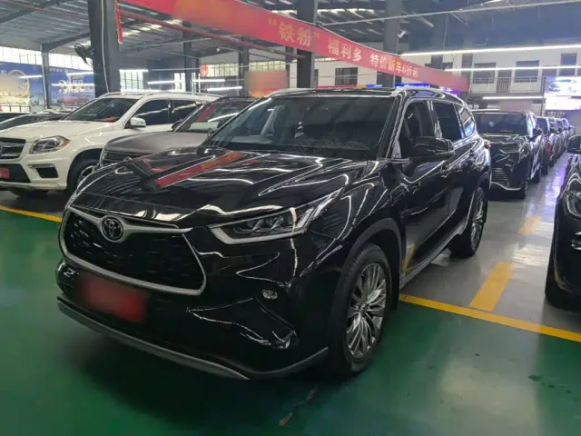 Фотография автомобиля — Toyota Highlander