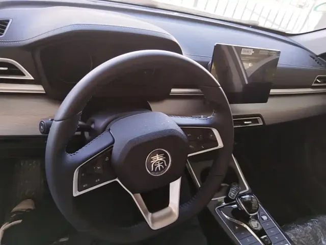 BYD Qin — Фото автомобиля 9