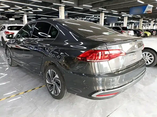 Volkswagen Bora — Фото автомобиля 4
