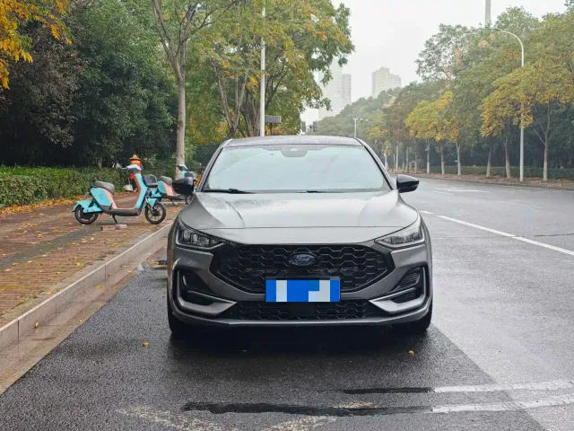 Ford Focus — Фото автомобиля 2