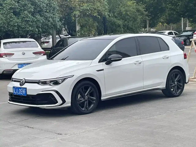 Фотография автомобиля — Volkswagen Golf