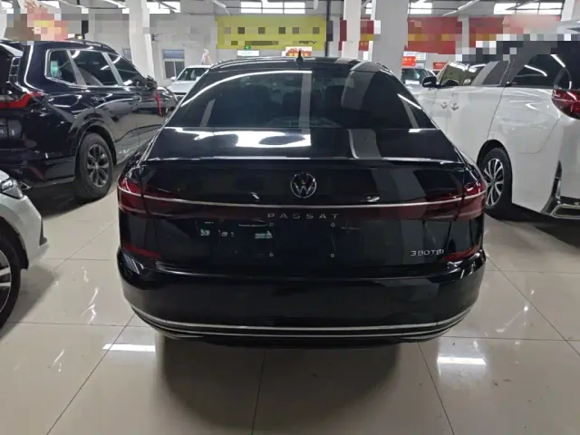 Volkswagen Passat — Фото автомобиля 5