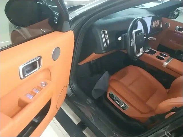 Li Auto L9 — Фото автомобиля 15