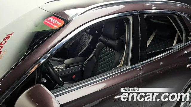 Genesis GV70 — Фото автомобиля 28