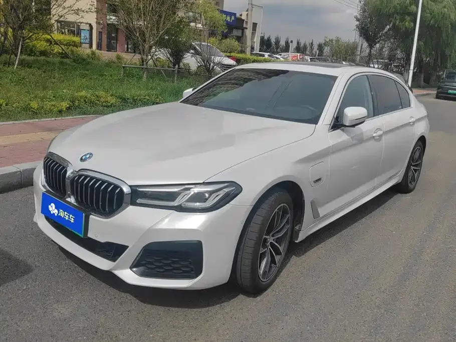 Фотография автомобиля — BMW 5 Series
