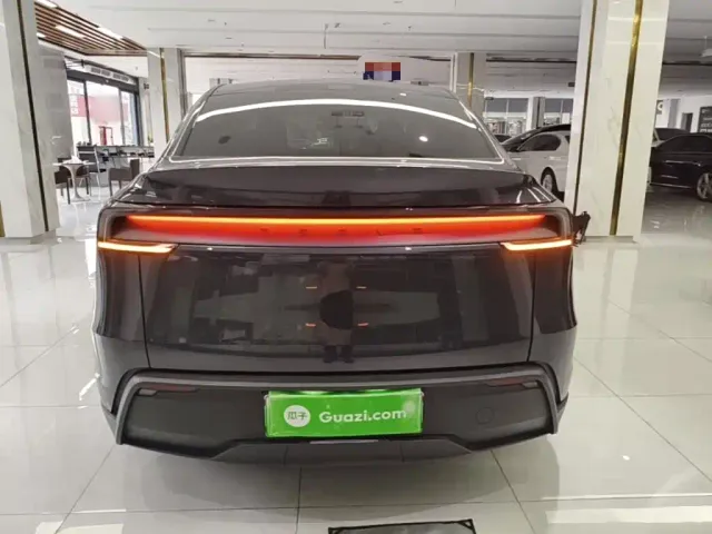 Tesla Model Y — Фото автомобиля 5