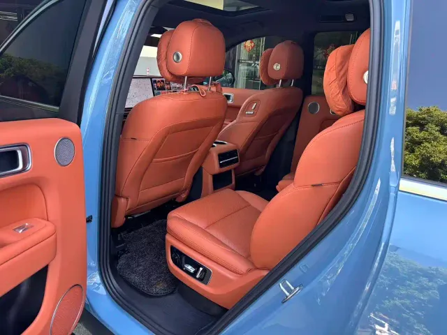 Li Auto L8 — Фото автомобиля 7