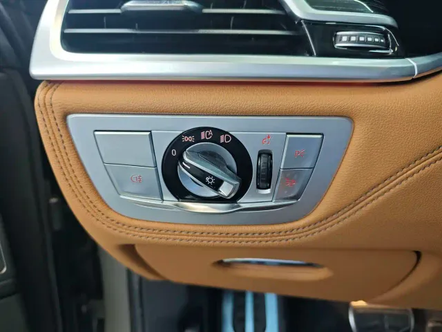 BMW 7 Series — Фото автомобиля 20
