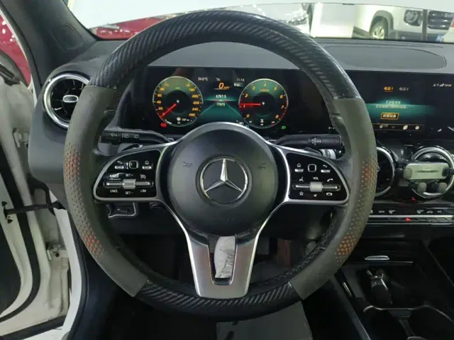 Mercedes-Benz GLB-Class — Фото автомобиля 10