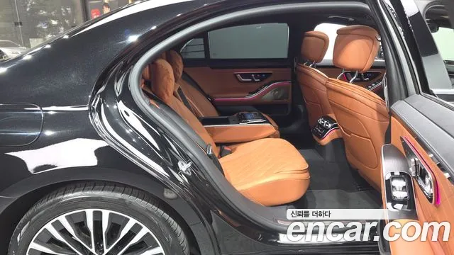 Mercedes-Benz S-Class — Фото автомобиля 10