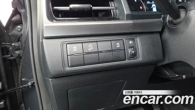 KG_Mobility_Ssangyong Rexton Новый Rexton Sport Khan Дизель 2.2 4WD — Фото автомобиля 25