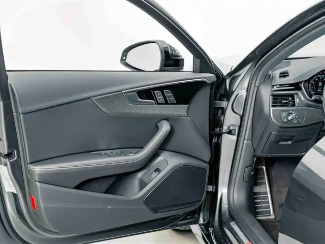 Audi A4L — Фото автомобиля 15