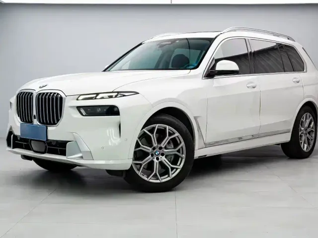 BMW X7 — Фото автомобиля 2