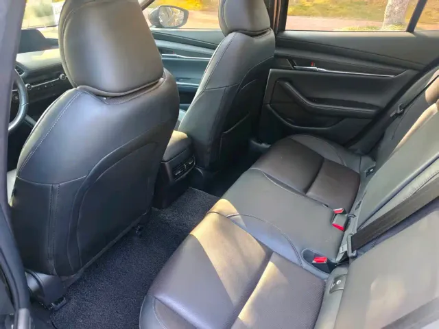 Mazda Axela — Фото автомобиля 6