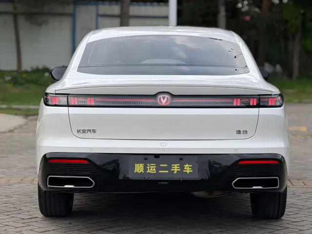 Changan Eado — Фото автомобиля 9