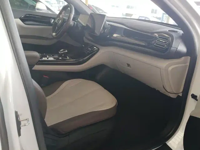 BYD Qin PLUS — Фото автомобиля 8