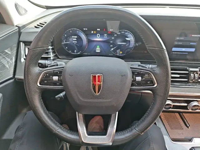 Hongqi HS5 — Фото автомобиля 14