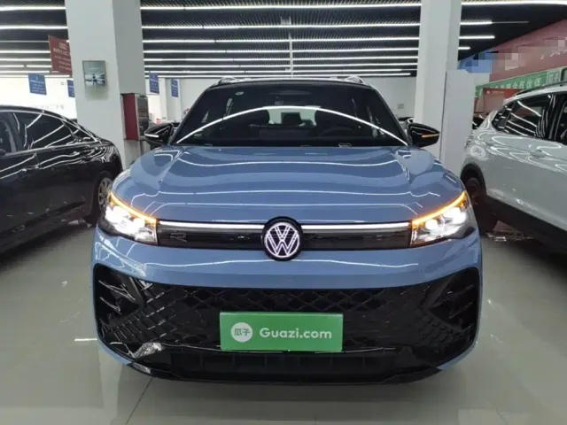 Volkswagen Tiguan L — Фото автомобиля 2