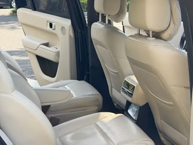 Li Auto L8 — Фото автомобиля 12