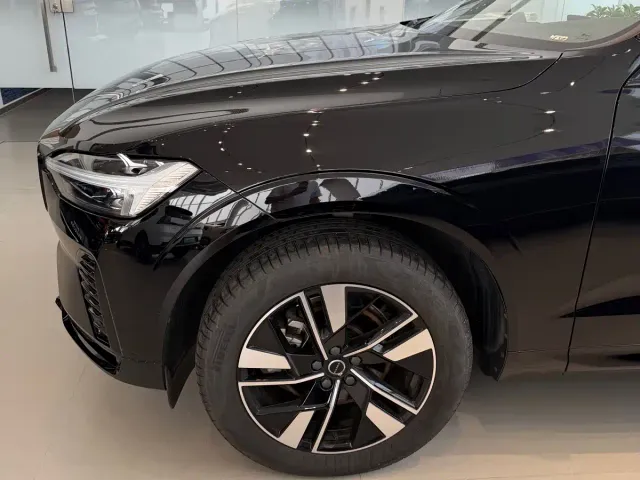 Volvo XC60 — Фото автомобиля 4