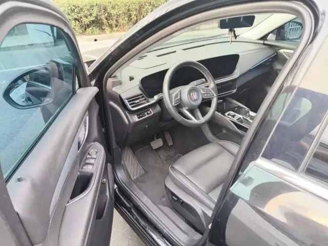 Buick Envision Plus — Фото автомобиля 8