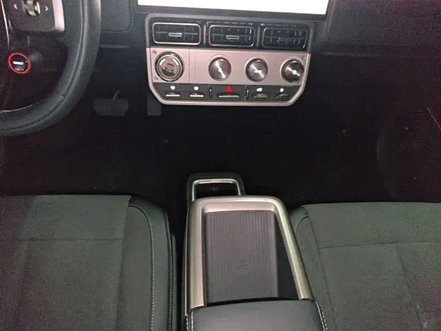 iCAR V23 — Фото автомобиля 13
