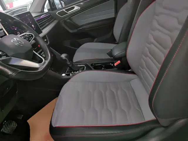 Volkswagen Tiguan L PHEV — Фото автомобиля 14