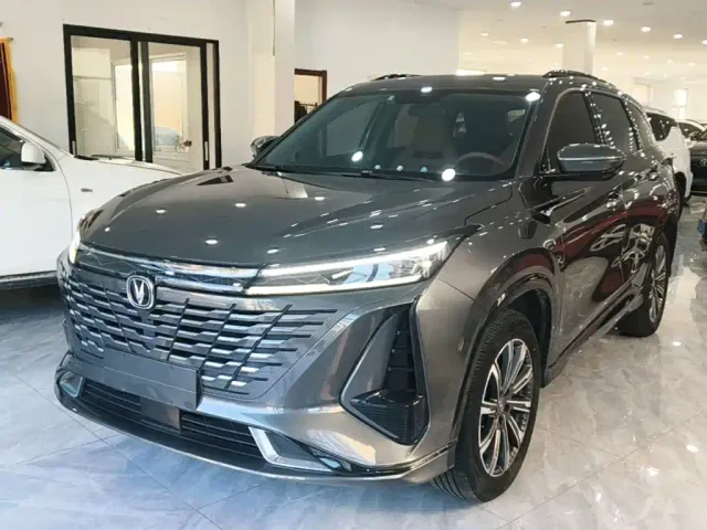 Фотография автомобиля — Changan CS75 Plus