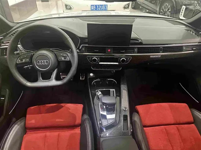 Audi A4L — Фото автомобиля 15